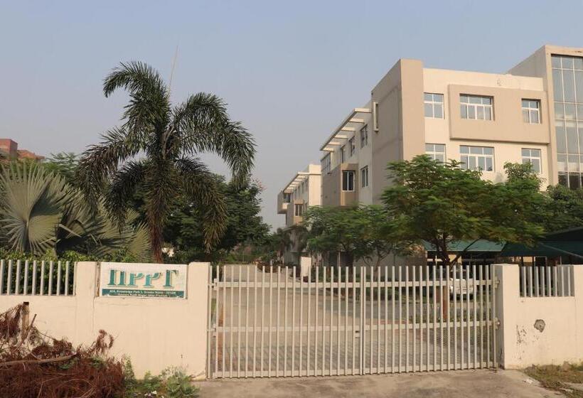 پانسیون Faculty House  Cosy Lounge Near Expo Mart