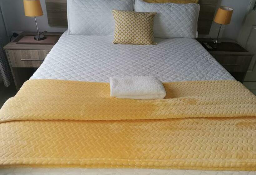 פנסיון Joyous Guest House