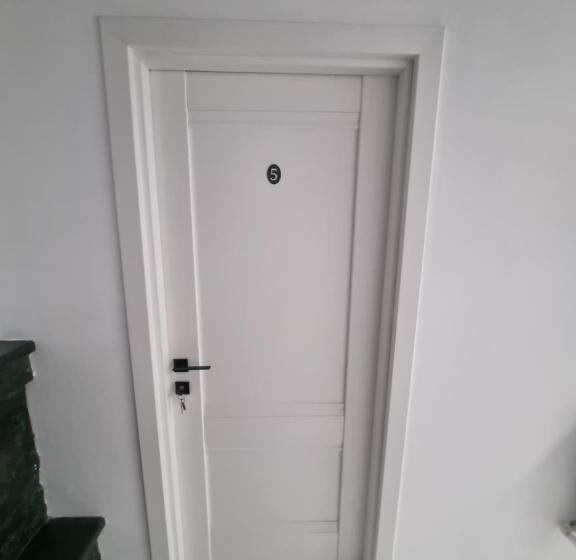 ペンション Moldi Muzeu