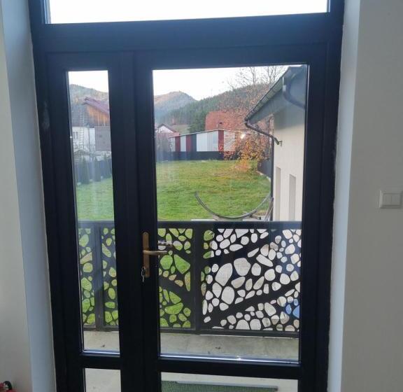 ペンション Moldi Muzeu