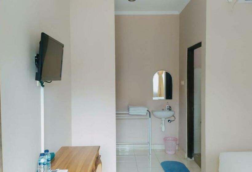 펜션 Purnama House Kuta