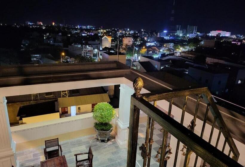 Ruby Hotel Vĩnh Long