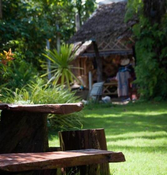 The Lazy Bar And Guesthouse