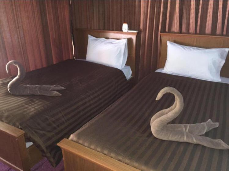 The Lazy Bar And Guesthouse