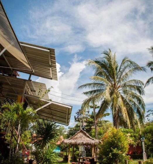 The Lazy Bar And Guesthouse