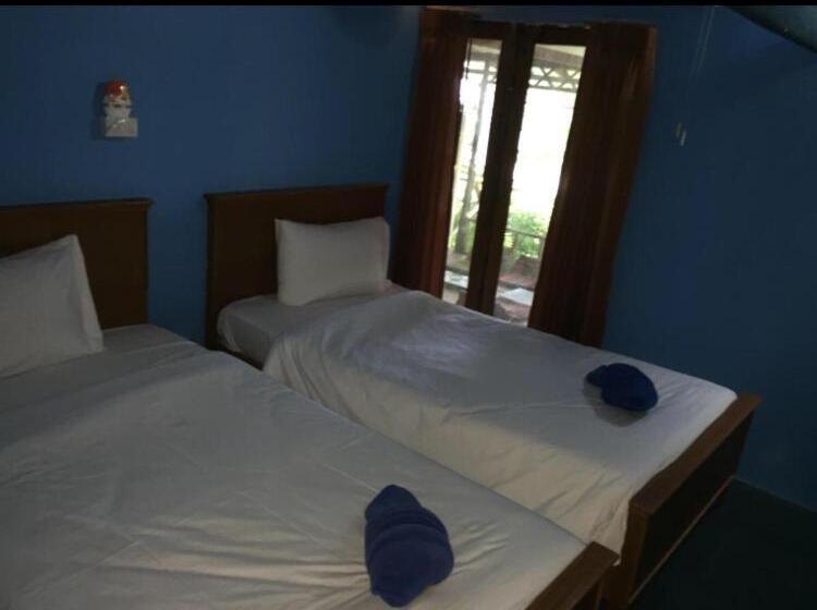 The Lazy Bar And Guesthouse