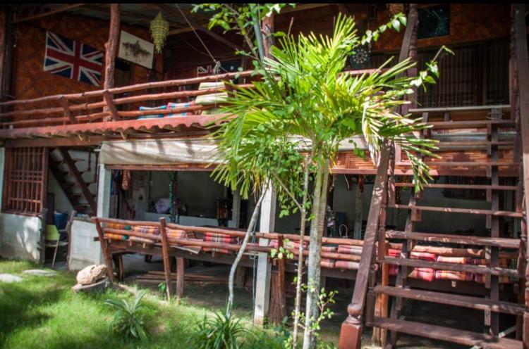 The Lazy Bar And Guesthouse