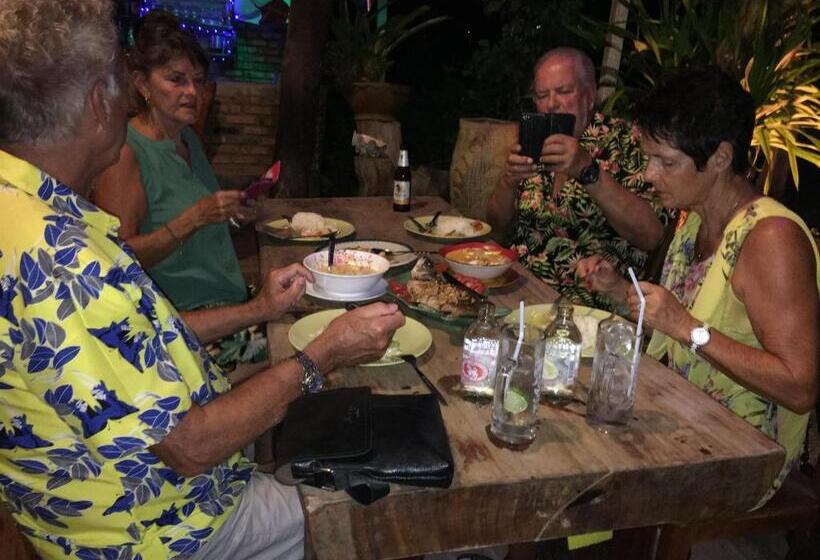 The Lazy Bar And Guesthouse