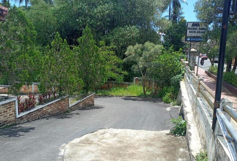 Urbanview Hotel Rio Life House Cianjur By Reddoorz