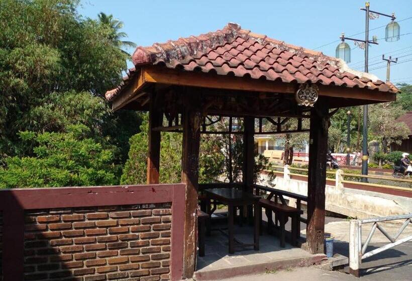 Urbanview Hotel Rio Life House Cianjur By Reddoorz