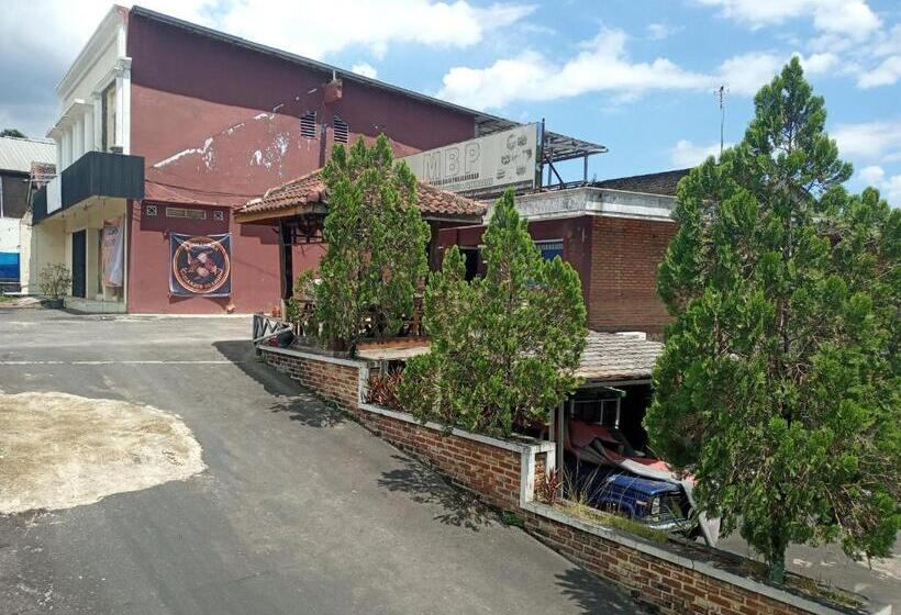 Urbanview Hotel Rio Life House Cianjur By Reddoorz