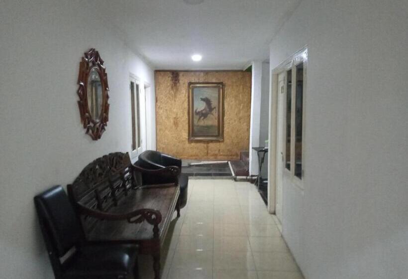 Urbanview Hotel Rio Life House Cianjur By Reddoorz