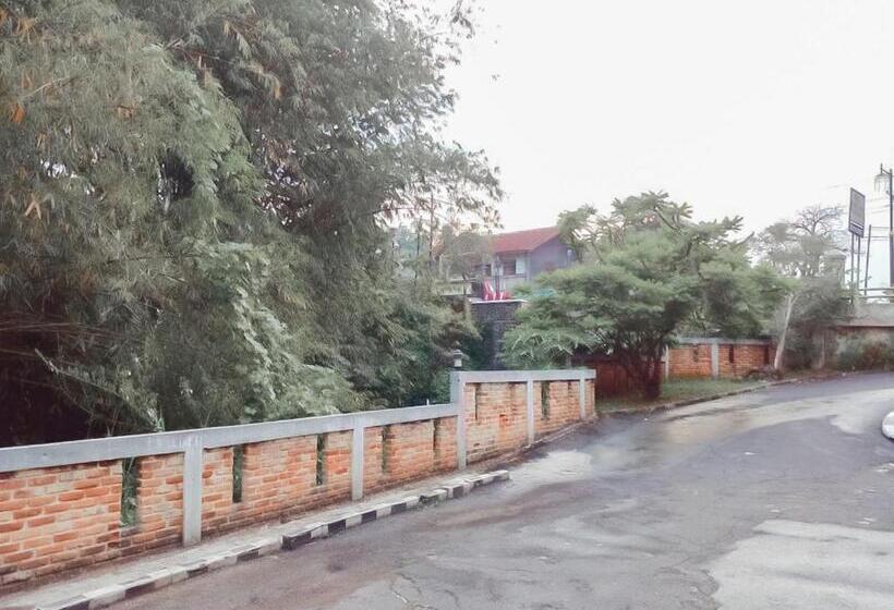 Urbanview Hotel Rio Life House Cianjur By Reddoorz