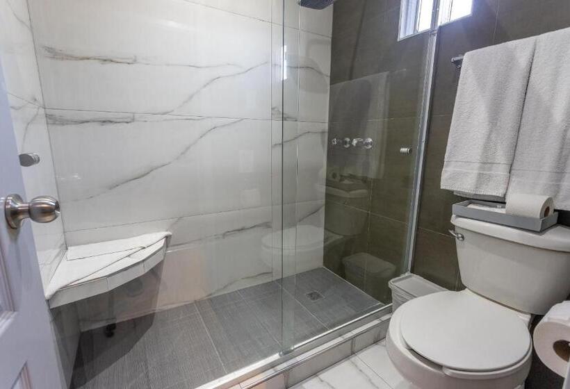 فندق صغير 653