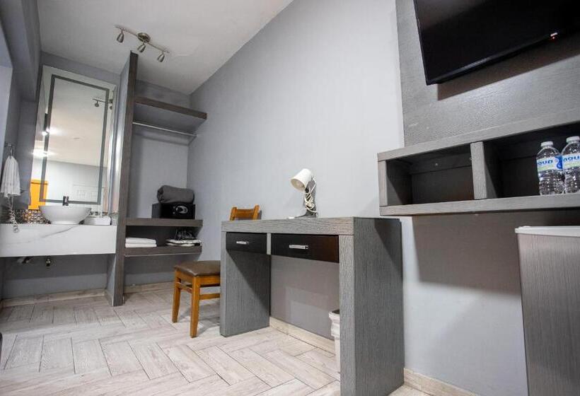 فندق صغير 653