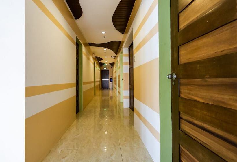 هاستل Kayong S Inn