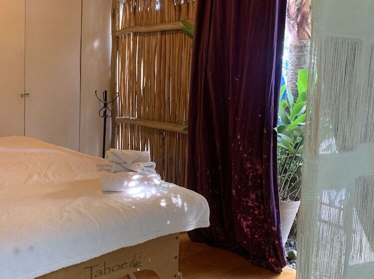 ベッドアンドブレックファースト Akoma Sayulita