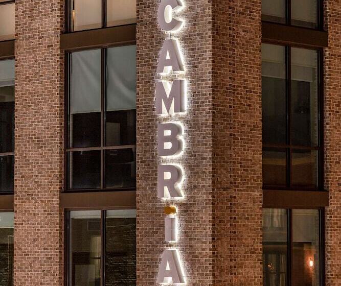 Cambria Hotel Savannah Downtown Historic District