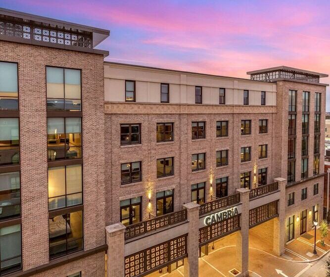 Cambria Hotel Savannah Downtown Historic District
