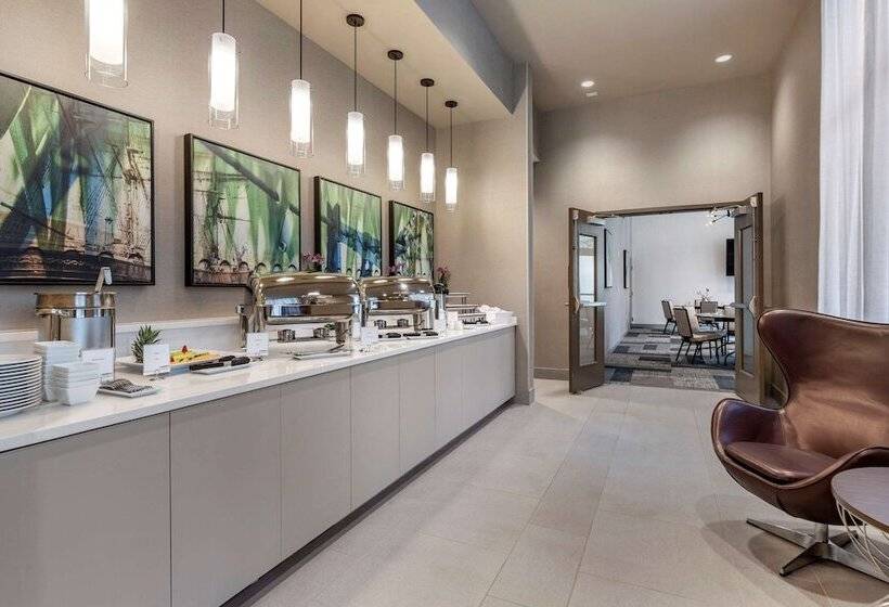 Cambria Hotel Savannah Downtown Historic District