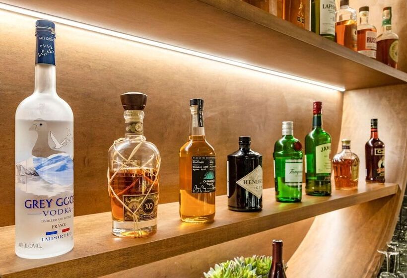 Cambria Hotel Savannah Downtown Historic District