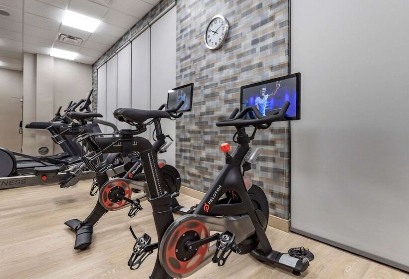 Cambria Hotel Savannah Downtown Historic District