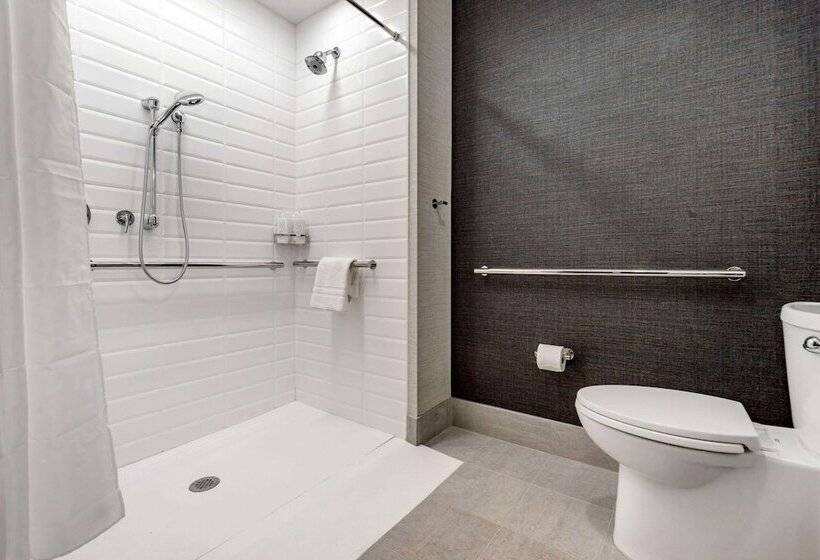 Cambria Hotel Savannah Downtown Historic District