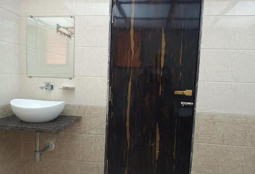 Hotel Apratim Lodging & Boarding