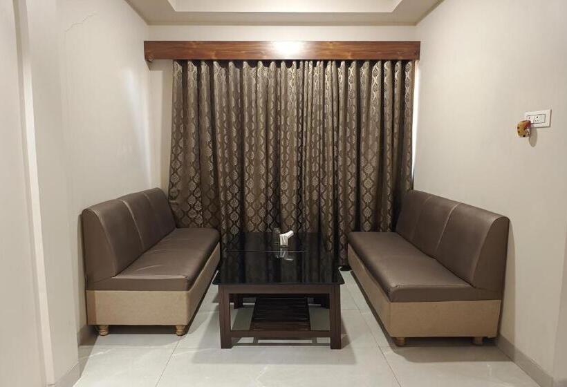 Hotel Apratim Lodging & Boarding