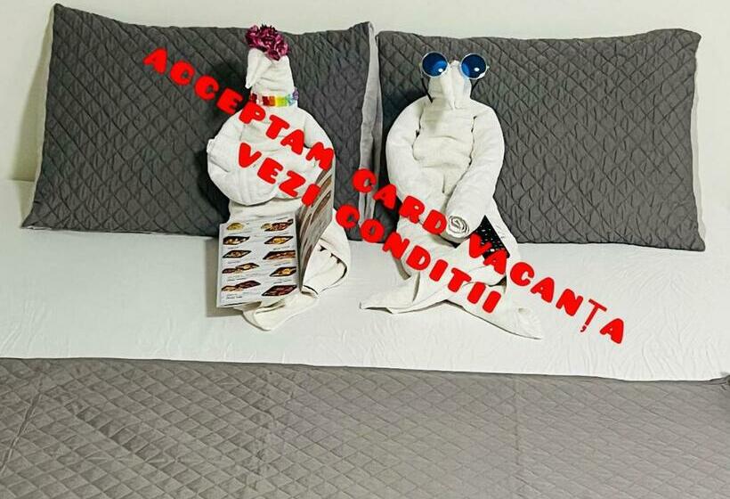 Отель Flory House