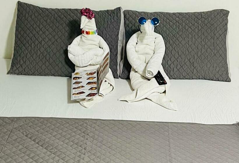 Отель Flory House