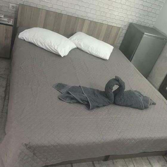 Отель Flory House