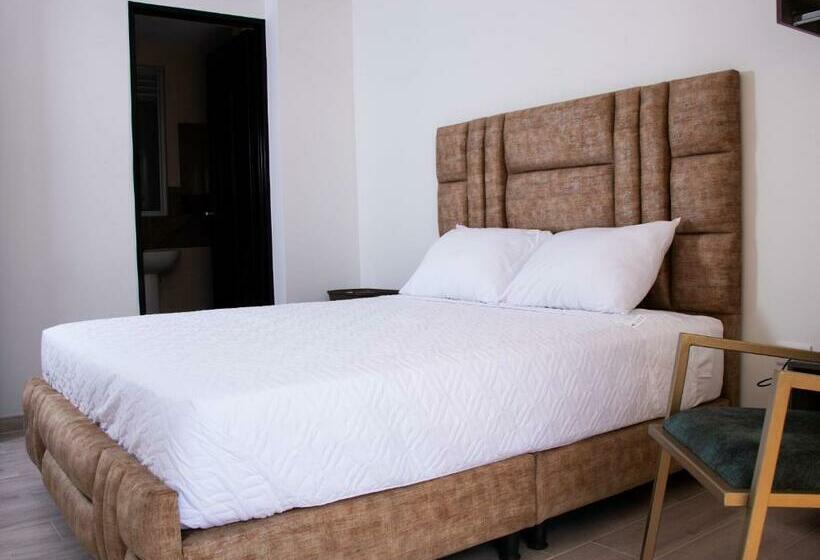 Отель Golden Cartago