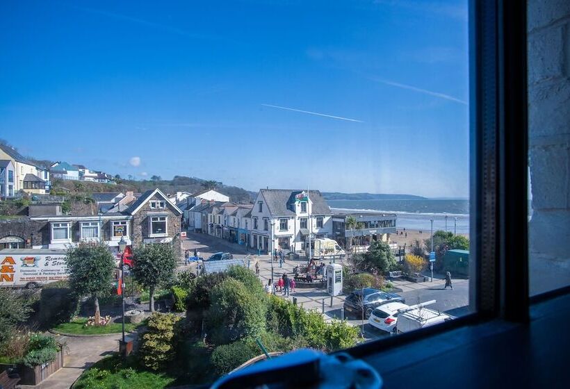 בית מלון כפרי Ocean Cabins @ The Square   Saundersfoot