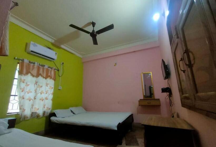 בית מלון כפרי Staymaker Rituranga   5 Mins Walk From Sonajhuri Haat