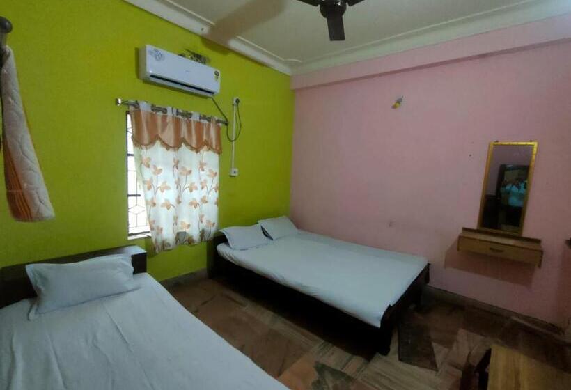 בית מלון כפרי Staymaker Rituranga   5 Mins Walk From Sonajhuri Haat