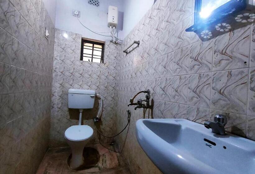 בית מלון כפרי Staymaker Rituranga   5 Mins Walk From Sonajhuri Haat