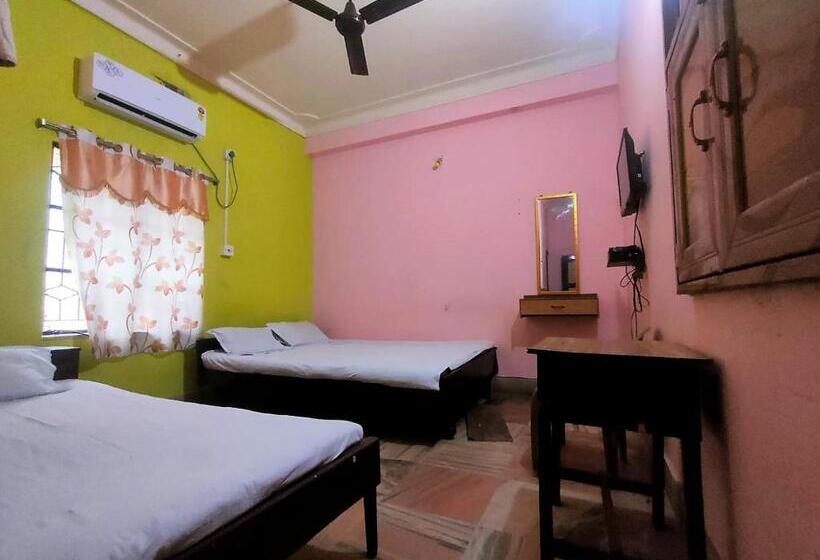 בית מלון כפרי Staymaker Rituranga   5 Mins Walk From Sonajhuri Haat