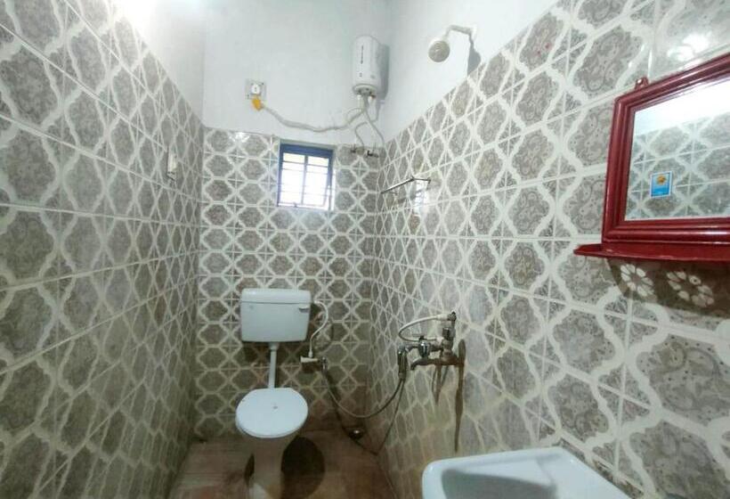 בית מלון כפרי Staymaker Rituranga   5 Mins Walk From Sonajhuri Haat