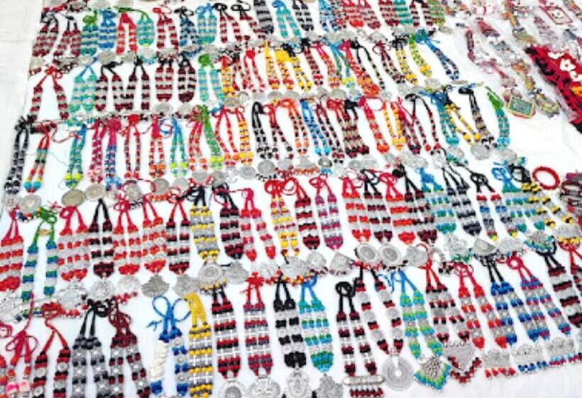 בית מלון כפרי Staymaker Rituranga   5 Mins Walk From Sonajhuri Haat