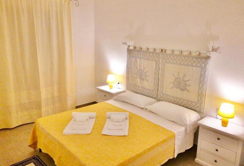 Residence Con Piscina A Badesi, Appartamenti Con Wifi E A.c