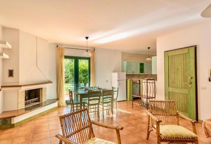 Residence Con Piscina A Santa Teresa Di Gallura