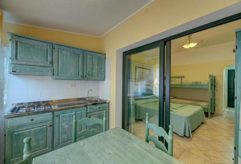 Residence Con Piscina A Sos Alinos