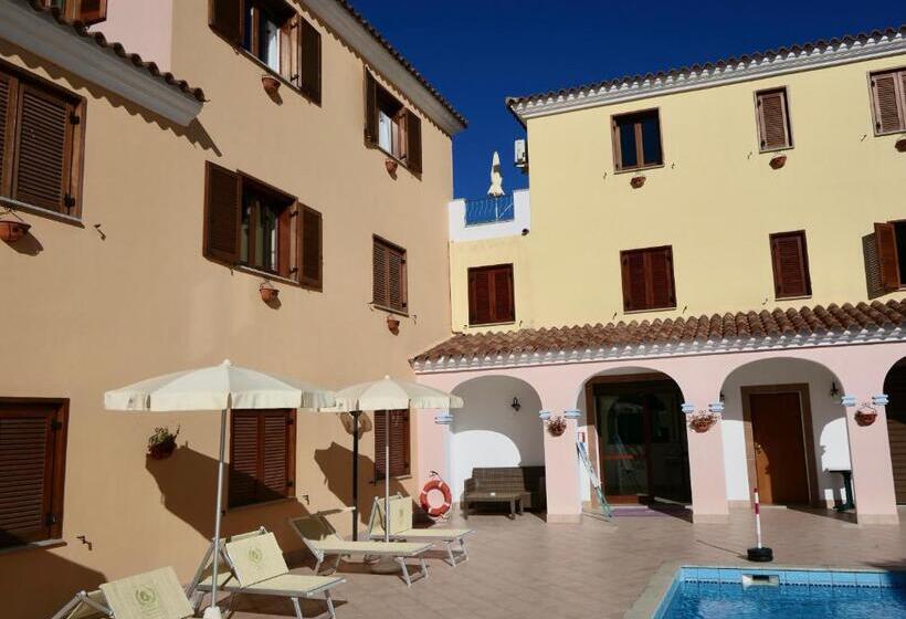 Residence Con Piscina A Sos Alinos