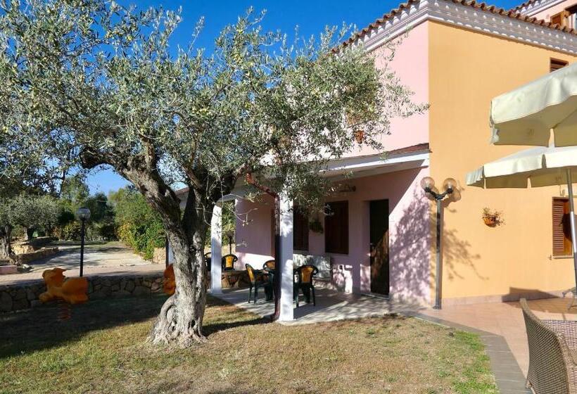 Residence Con Piscina A Sos Alinos