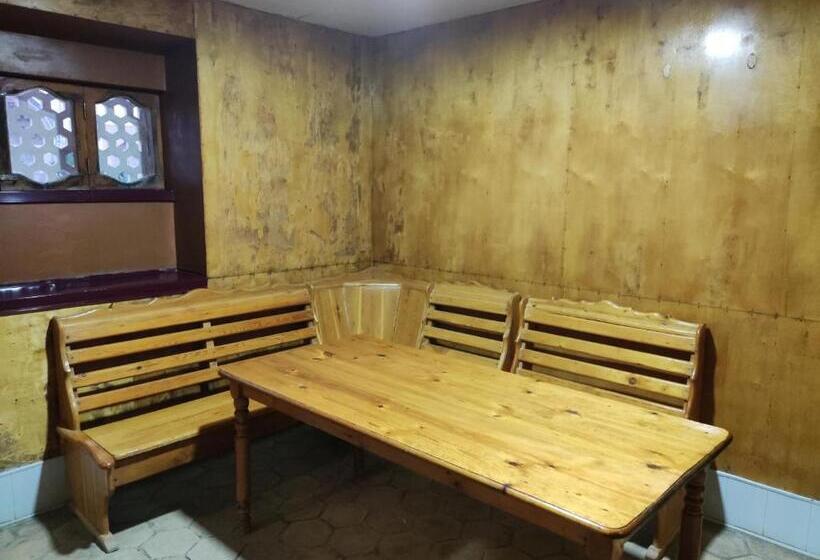 Goziyon Hostel