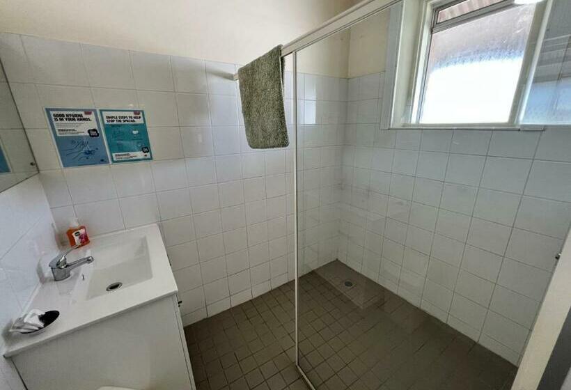 בית מלון כפרי Black Lion Inn