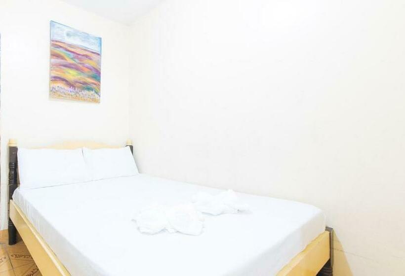 בית מלון כפרי Maliwalo Inn Tarlac By Reddoorz