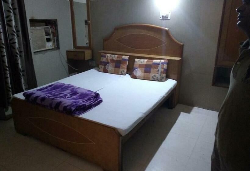 Отель Moon Star, Panipat