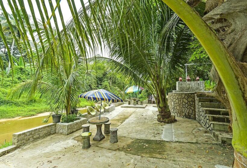 בית מלון כפרי Oyo 90642 Twin Mutiara Chalet & Homestay